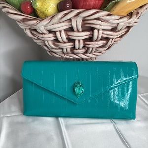 Shoreditch Leather Envelope Clutch
KURT GEIGER LONDON
